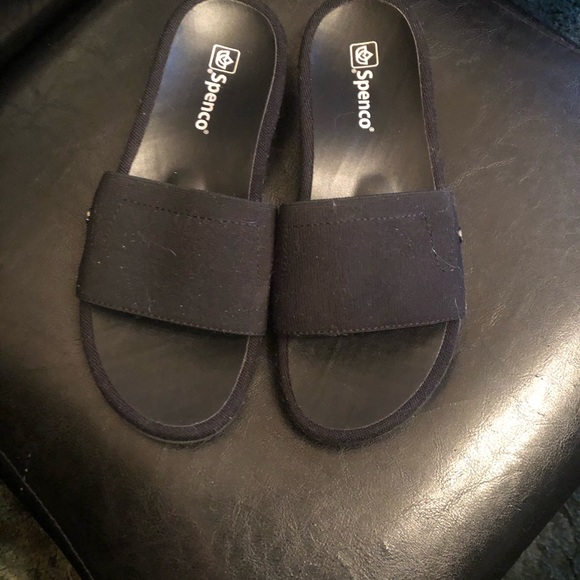 Spenco slip on shoe good for the foot. - Picture 1 of 3